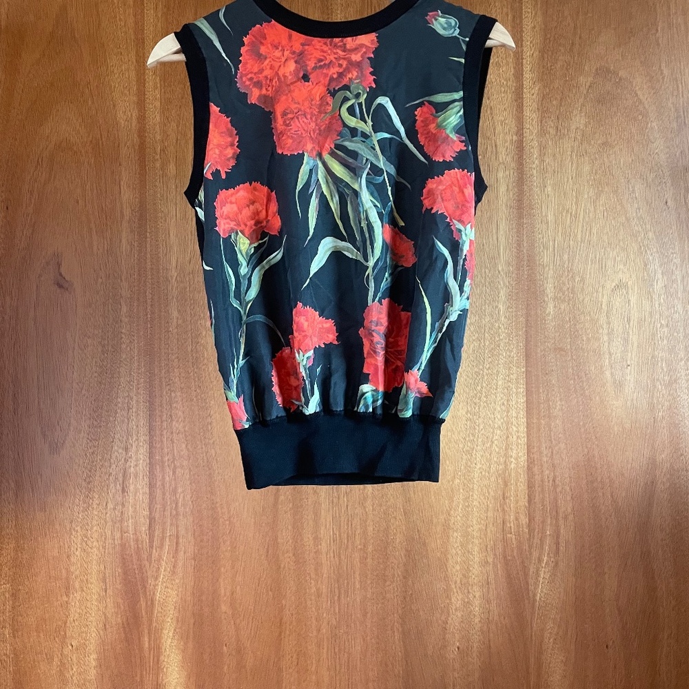 Flower No Sleeve Top
